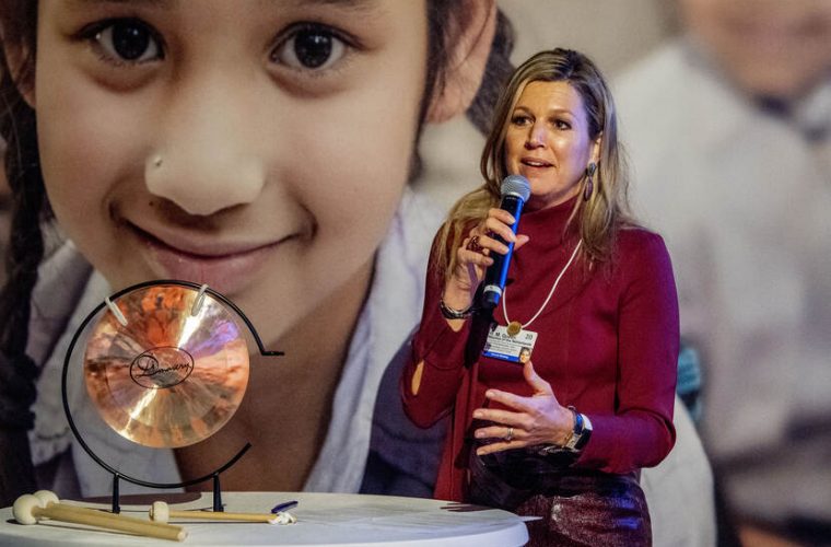 2020-01-21达沃斯—荷兰女王马克西玛(Maxima)作为联合国秘书长(UNSG)普惠金融促进发展的特别倡导者，在2020年达沃斯世界经济论坛期间开启了“小农作为一种资产类别”的会议。