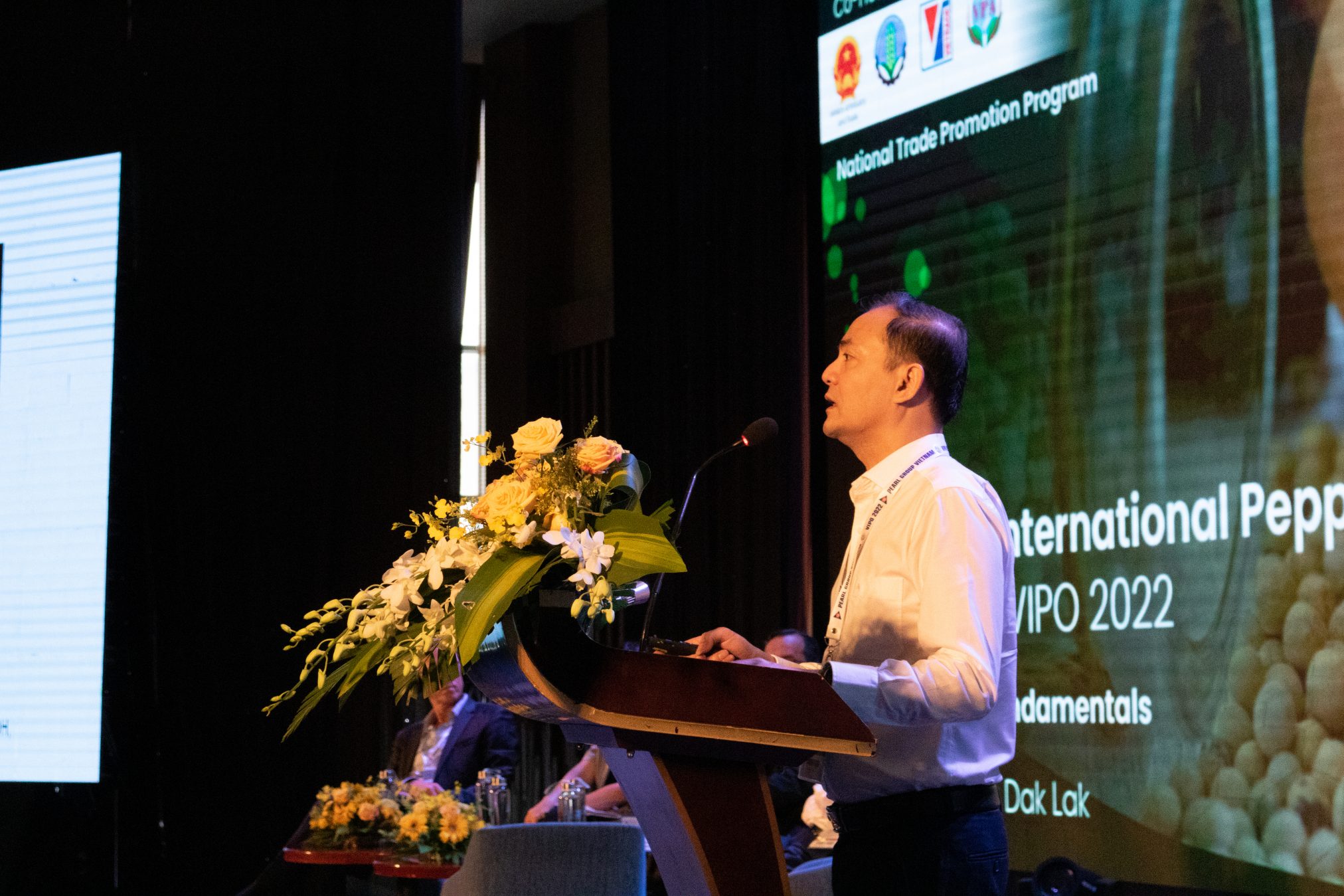IDH越南国家局长Huynh Tien Dzung先生向Vipo 2022代表发表演讲